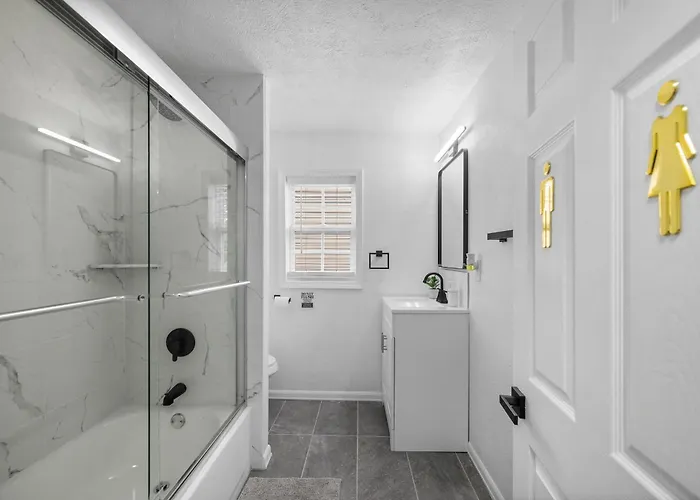 Bloomfield A Modern And Cozy Private Bedroom, Shared Bathroom, With Free Parking * Pittsburgh