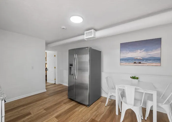 Bloomfield A Modern And Cozy Private Bedroom, Shared Bathroom, With Free Parking Homestay *