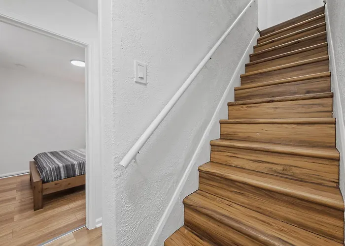Bloomfield A Modern And Cozy Private Bedroom, Shared Bathroom, With Free Parking *